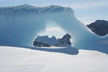 Hole in the ice, image by Nanu Travel